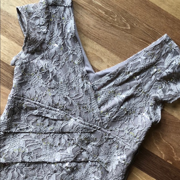 Taupe knee length dress - Picture 2 of 4